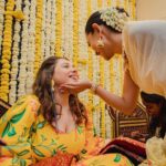 Sayani Gupta Instagram – Maan’s ki Mehendi!
This evening was special! Felt like my sister’s wedding.. was surreal and quite emotional!
Fun was had! And the gang was mad!
@maanvigagroo @randomvarun love you both so much!
Thank you for the photos Maans 😂