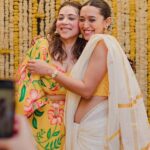 Sayani Gupta Instagram – Maan’s ki Mehendi!

This evening was special! Felt like my sister’s wedding.. was surreal and quite emotional!
Fun was had! And the gang was mad!

@maanvigagroo @randomvarun love you both so much!

Thank you for the photos Maans 😂