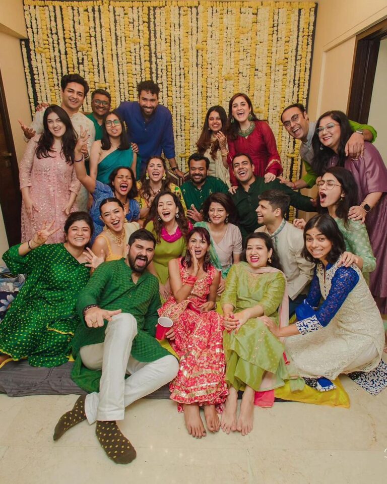 Sayani Gupta Instagram - Maan’s ki Mehendi! This evening was special! Felt like my sister’s wedding.. was surreal and quite emotional! Fun was had! And the gang was mad! @maanvigagroo @randomvarun love you both so much! Thank you for the photos Maans 😂