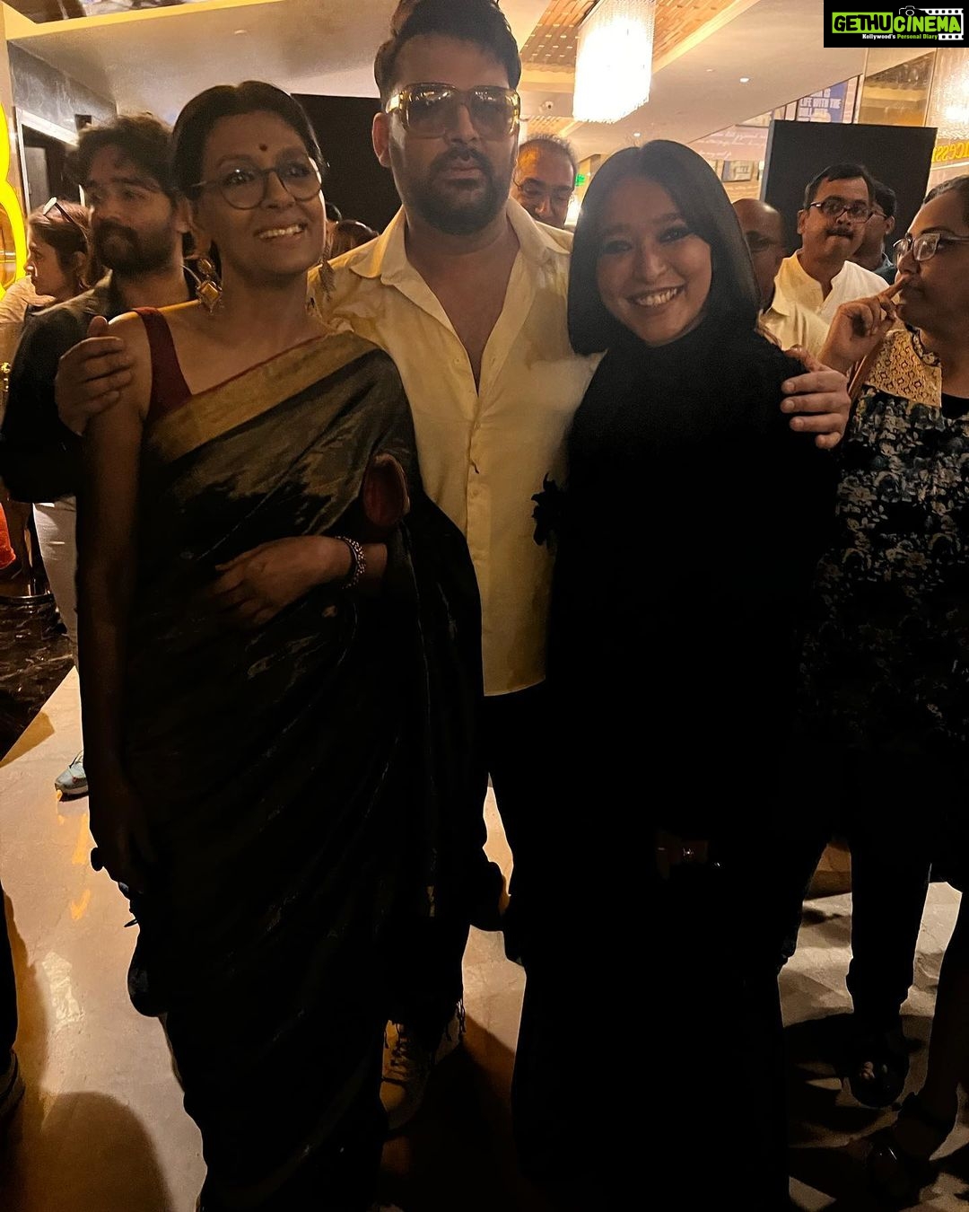 Sayani Gupta Instagram - When @nanditadasofficial asked me to be a part of this film.. one evening in Calcutta, I told her ‘anything for you!’. She took me to her room and narrated the part and I read the script right after. I knew it would be an interesting film and a very very relevant story.. and that @kapilsharma & Nandita’s Jodi would be something worth watching out for! Today while watching the film.. I was transported to the world of Manas & Pratima, for they themselves were completely immersed into their world. The film travels from real to funny to poignant to contemplative while being deeply engaging. While showing you mirrors from all sides & the macroscopic view on society.I was blown away by the intent, brilliance of storytelling and the incredible performances. @kapilsharma is flawless.. this man can metamorphose into creatures of magic while being so damn real! What an incredible honest performance! Thank you Paaji for your talent & the ease with which you do everything! #shahanagoswami is so so beautiful! She glides as Pratima & you come out mesmerised with the spark in her eyes! Ufff! Each actor in the film, makes it what it is! The kids are so so good! @nonslimybong Ranjanda shot it ever so poetically & delicately real. @ghoshrita the home felt like their home. And each corner felt loved in. ❤️ @jabeen_merchant thank you for doing it again! So glad you cut me again! 😂 @saggydeee we are making this a habit & m loving it! Thank you @sameern @applausesocial for making this film happen! This will be one of those films that will stay relevant & special for a long period of time! Thank you Nandita for making me a tiny part of this gem! So honoured! It was Serendipitous. 🤍 Also got hugged and kisses by some incredible women! Day fully made! @azmishabana18 Thank you for your pyaar! So much pyaar! @amrutasubhash love you Janeman! 🫡🌸❤️