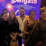 Sayani Gupta Instagram - When @nanditadasofficial asked me to be a part of this film.. one evening in Calcutta, I told her ‘anything for you!’. She took me to her room and narrated the part and I read the script right after. I knew it would be an interesting film and a very very relevant story.. and that @kapilsharma & Nandita’s Jodi would be something worth watching out for! Today while watching the film.. I was transported to the world of Manas & Pratima, for they themselves were completely immersed into their world. The film travels from real to funny to poignant to contemplative while being deeply engaging. While showing you mirrors from all sides & the macroscopic view on society.I was blown away by the intent, brilliance of storytelling and the incredible performances. @kapilsharma is flawless.. this man can metamorphose into creatures of magic while being so damn real! What an incredible honest performance! Thank you Paaji for your talent & the ease with which you do everything! #shahanagoswami is so so beautiful! She glides as Pratima & you come out mesmerised with the spark in her eyes! Ufff! Each actor in the film, makes it what it is! The kids are so so good! @nonslimybong Ranjanda shot it ever so poetically & delicately real. @ghoshrita the home felt like their home. And each corner felt loved in. ❤️ @jabeen_merchant thank you for doing it again! So glad you cut me again! 😂 @saggydeee we are making this a habit & m loving it! Thank you @sameern @applausesocial for making this film happen! This will be one of those films that will stay relevant & special for a long period of time! Thank you Nandita for making me a tiny part of this gem! So honoured! It was Serendipitous. 🤍 Also got hugged and kisses by some incredible women! Day fully made! @azmishabana18 Thank you for your pyaar! So much pyaar! @amrutasubhash love you Janeman! 🫡🌸❤️