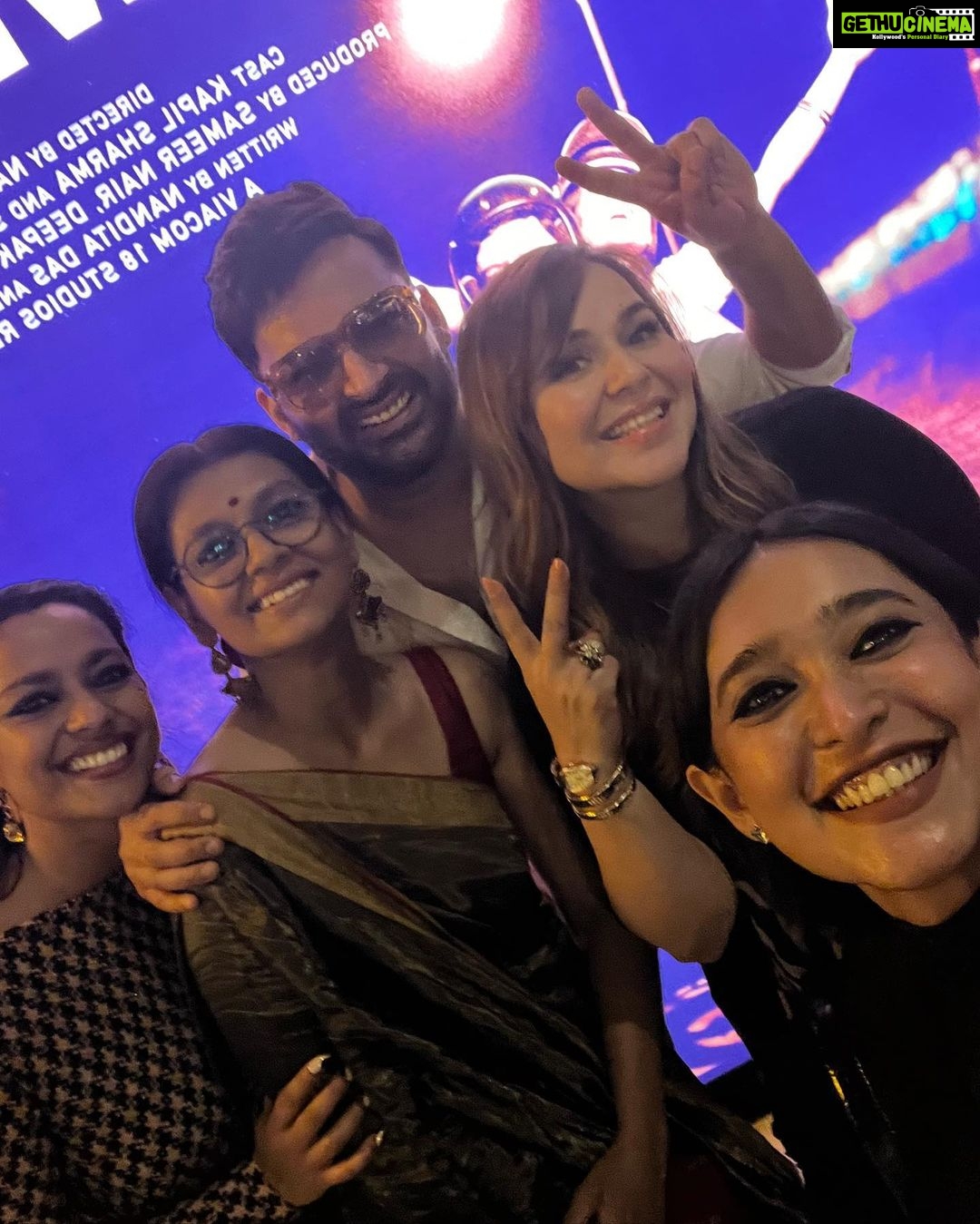 Sayani Gupta Instagram - When @nanditadasofficial asked me to be a part of this film.. one evening in Calcutta, I told her ‘anything for you!’. She took me to her room and narrated the part and I read the script right after. I knew it would be an interesting film and a very very relevant story.. and that @kapilsharma & Nandita’s Jodi would be something worth watching out for! Today while watching the film.. I was transported to the world of Manas & Pratima, for they themselves were completely immersed into their world. The film travels from real to funny to poignant to contemplative while being deeply engaging. While showing you mirrors from all sides & the macroscopic view on society.I was blown away by the intent, brilliance of storytelling and the incredible performances. @kapilsharma is flawless.. this man can metamorphose into creatures of magic while being so damn real! What an incredible honest performance! Thank you Paaji for your talent & the ease with which you do everything! #shahanagoswami is so so beautiful! She glides as Pratima & you come out mesmerised with the spark in her eyes! Ufff! Each actor in the film, makes it what it is! The kids are so so good! @nonslimybong Ranjanda shot it ever so poetically & delicately real. @ghoshrita the home felt like their home. And each corner felt loved in. ❤️ @jabeen_merchant thank you for doing it again! So glad you cut me again! 😂 @saggydeee we are making this a habit & m loving it! Thank you @sameern @applausesocial for making this film happen! This will be one of those films that will stay relevant & special for a long period of time! Thank you Nandita for making me a tiny part of this gem! So honoured! It was Serendipitous. 🤍 Also got hugged and kisses by some incredible women! Day fully made! @azmishabana18 Thank you for your pyaar! So much pyaar! @amrutasubhash love you Janeman! 🫡🌸❤️