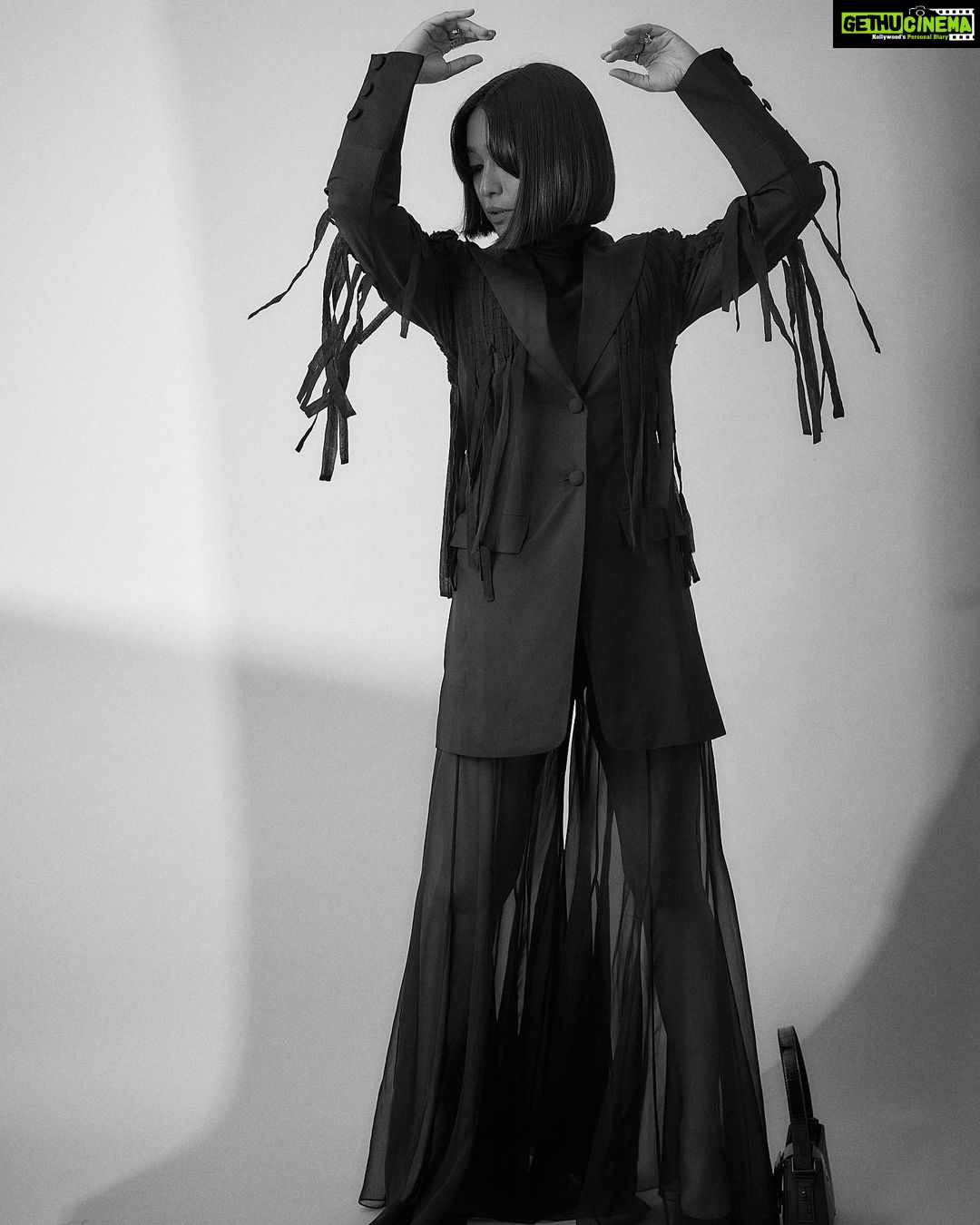 Sayani Gupta Instagram - The movement series @zwigato_ Premiere π€π€ Team: π₯ @shreejarajgopal @dhwanii.jain π«‘ ππ€ a true collaboration between @eshwarlog & me ππ€ πββοΈ @rohan_jagtap_ πΊ πΈ @kadamajay π₯ Outfit @rishtabyarjunsaluja Jewellery @amrapalijewels Bag @aldo_shoes Heels @charleskeithofficial