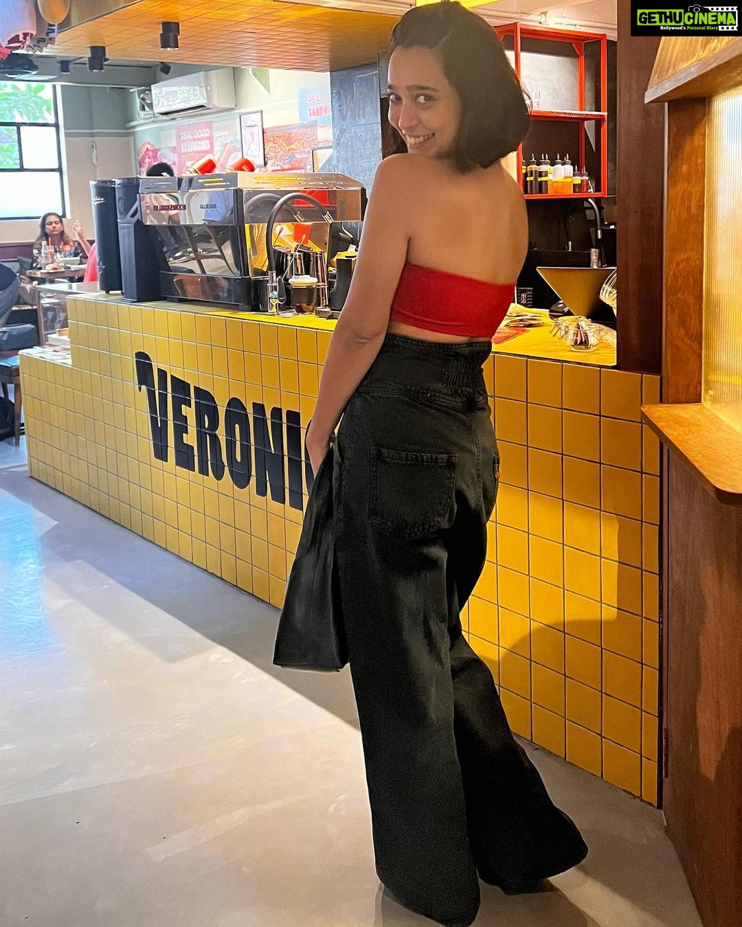 Sayani Gupta Instagram - Bandra Day with the best company! 📸 @smritikiran ❤️