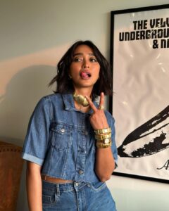 Sayani Gupta Instagram - 👖all the way! @shreejarajgopal @eshwarlog @paloshell @dhwanii.jain Outfit @freakinsindia Jewellery @shopeurumme Bag @bijitcrochet
