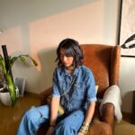 Sayani Gupta Instagram - 👖all the way! @shreejarajgopal @eshwarlog @paloshell @dhwanii.jain Outfit @freakinsindia Jewellery @shopeurumme Bag @bijitcrochet