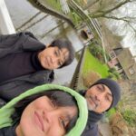 Sayani Gupta Instagram - Throwback to a Magical Day out of a Fantasy land called Giethoorn, Netherlands 🌱 @paramitagh 🤍 Giethoorn Village Netherlands