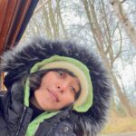 Sayani Gupta Instagram - Throwback to a Magical Day out of a Fantasy land called Giethoorn, Netherlands 🌱 @paramitagh 🤍 Giethoorn Village Netherlands
