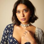 Sayani Gupta Instagram – πΈ ready! For the cuties @maanvigagroo @randomvarun π€
Team:
@shreejarajgopal
@dhwanii.jain
@eshwarlog
@jrmellocastro
@visualaffairs_va
Wearing @madsamtinzin
@aquamarine_jewellery
@karishma.joolry
ππΈπ¦