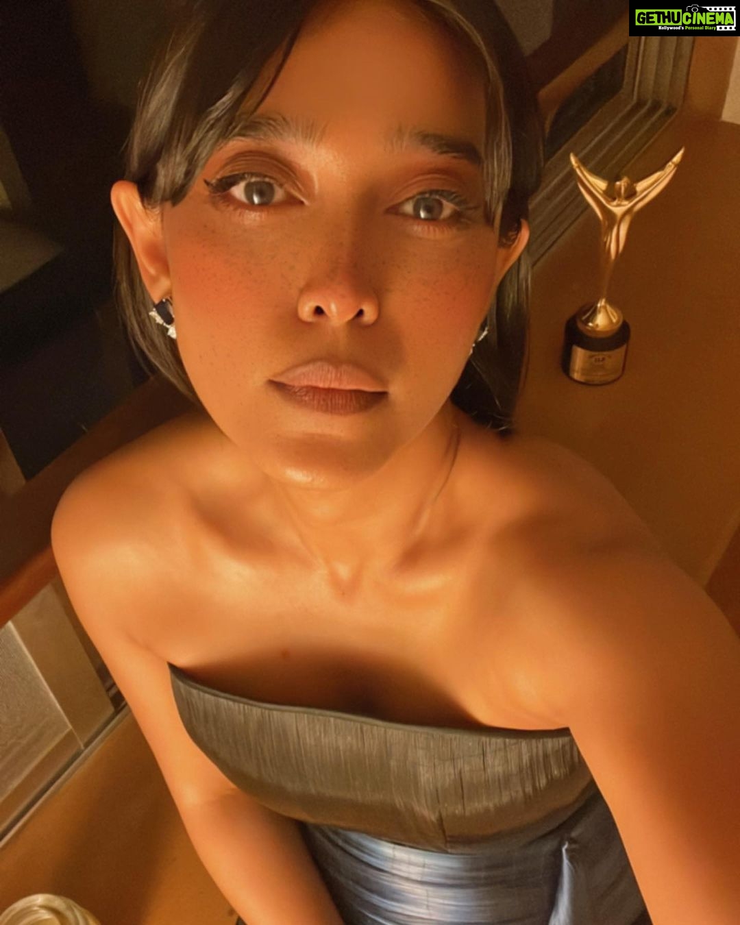 Sayani Gupta Instagram - From the other night! 💙🖤🍴