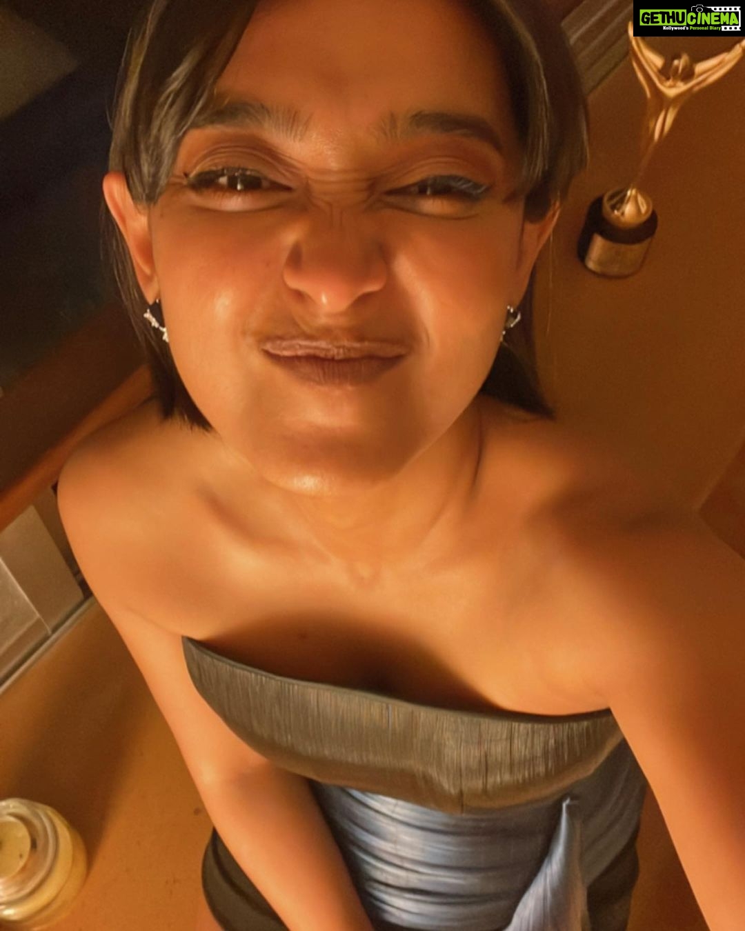 Sayani Gupta Instagram - From the other night! 💙🖤🍴