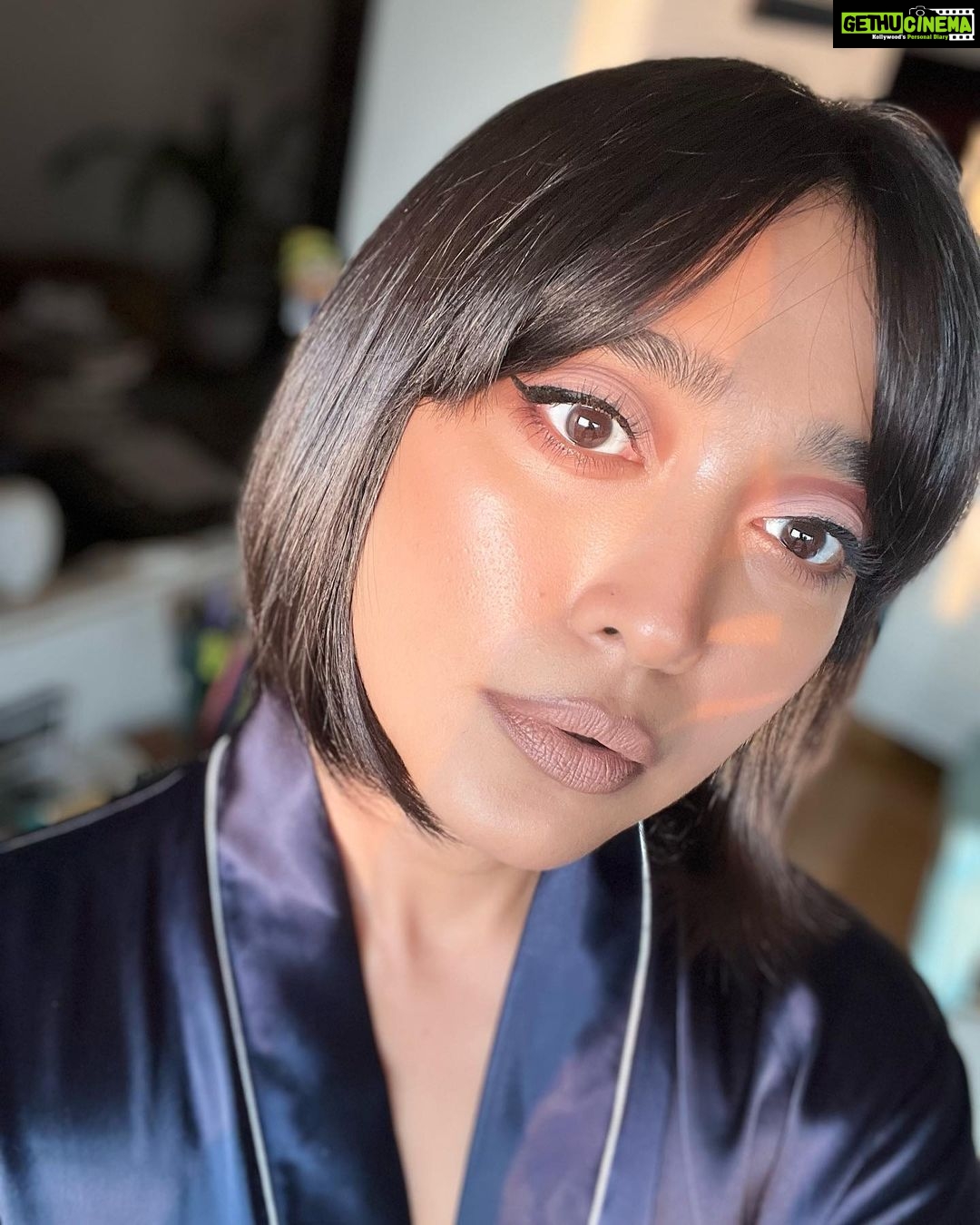 Sayani Gupta Instagram - No filter just the Sun. The last two are from the end of the night. Just a testament to the skill and the proficiency of my team. @eshwarlog on make up & @paloshell on hair. We are what we are for our teams! π¦ Also @shreejarajgopal my ultimate collaborator whose voice in the background with the cutlery sounds while the team eats bangali food. πβ€οΈ