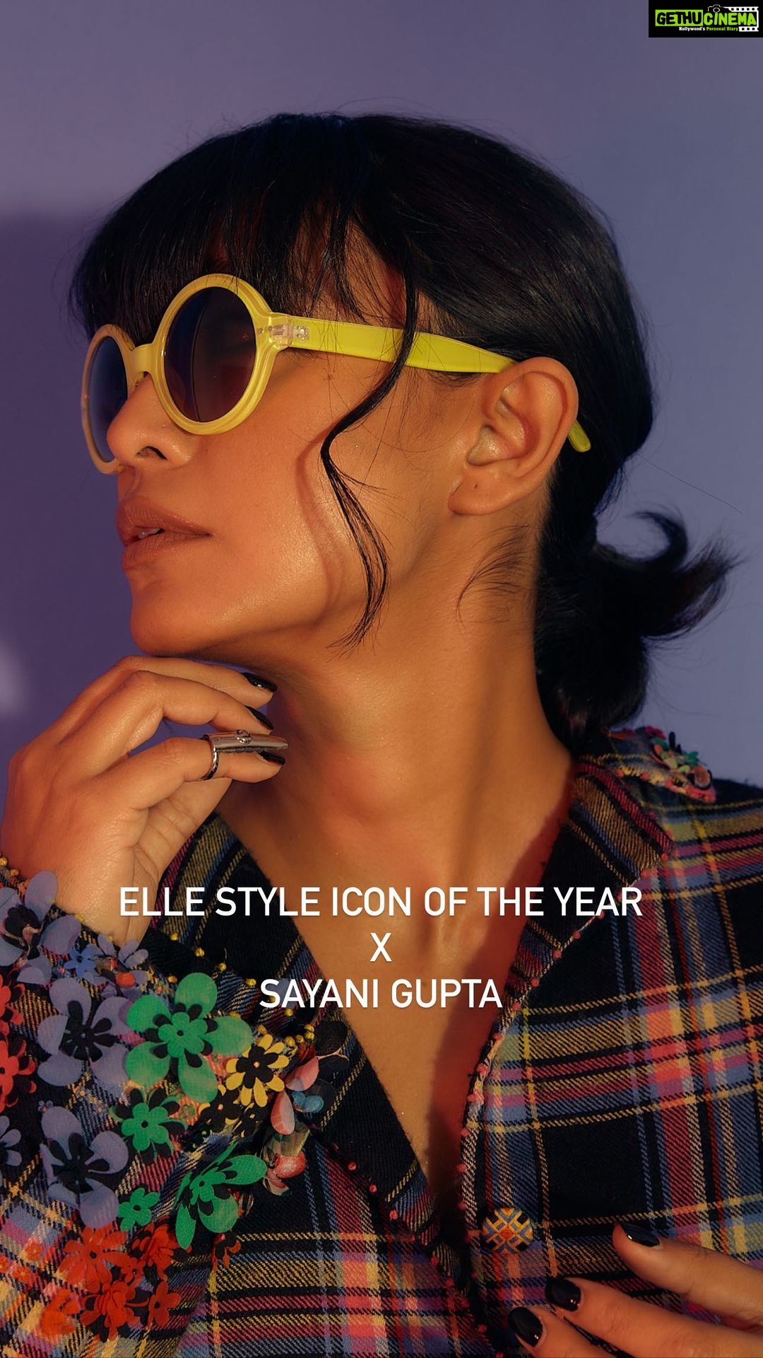 Sayani Gupta Instagram - #ELLEGRADUATES2022 : 🤩 STYLE ICON OF THE YEAR 😎 @sayanigupta ❤️ Textured Low “Whirly Tail” 🧚♀️ . . . Hair : @paloshell Make Up : @sitalmakeup Styling : @shreejarajgopal Photography : @kadamajay Outfit : @ilovepero Shoes : @maisonvalentino Ring : @outhousejewellery . . . #texturedlowponytail #shorthair #shorthairstyle #frontbangs #boxfringe #frontfringe #bobhaircut #layeredbob #bobhairstyles #grownouthair #shorthairdontcare #shorthairideas #coolcat #ellebeautyawards2022 #ELLE #ELLEAWARDS #firstlook #styleaesthetic #casuallook #urbanlook #fashionpost #photoshootideas #awardwinner #bollywood #bollywoodcelebrity #sayanigupta #creatingalook #HMW #hairbypalomi Mumbai, Maharashtra