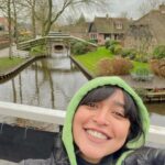 Sayani Gupta Instagram – The prettiest village in the world.. they said.
Well, it was even more perfect. 
#giethoorn is just 💚🐑🐏
#zaanseschans 🦢💛 Giethoorn Village Netherlands