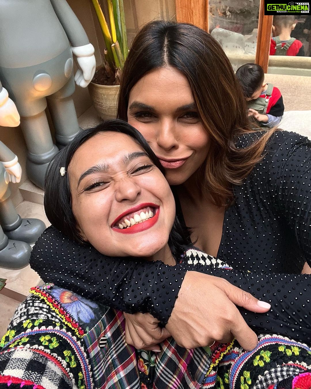 Sayani Gupta Instagram - Our baby is about to pop a baby! @aasthasharma you are the sexiest mamma on the planet! Best best for you and baby! We love you! @reannmoradian @joyeetacruises @nupurasthana @nehapartimatiyani @maanvigagroo and all the other girlies! Missed the rest of the behans! π¦ππΆβ€οΈ