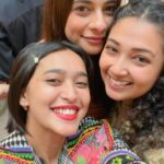 Sayani Gupta Instagram - Our baby is about to pop a baby! @aasthasharma you are the sexiest mamma on the planet! Best best for you and baby! We love you! @reannmoradian @joyeetacruises @nupurasthana @nehapartimatiyani @maanvigagroo and all the other girlies! Missed the rest of the behans! 🦋🐝👶❤️