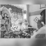 Sayani Gupta Instagram - Saraswati Bidye Boti 💛 The day you pray to the Godess of Knowledge & Wisdom. The one day children aren’t allowed to study cause all the books are at her feet. The one day everyone wears yellow. The day you go to all your neighbours houses for prosad & khichuri. You also touch your script/ 🖊️ to her feet, praying to be a better actor and a practitioner of the Arts/craft This year Ma Saraswati, Pathaan and Republic Day came together! What a day! 💛 📷 @paramitagh