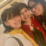 Sayani Gupta Instagram - #pathaan at heart! @iamsrk is the glue that unites us as India. There is no bigger force than LOVE! Happy Republic Day everyone!
