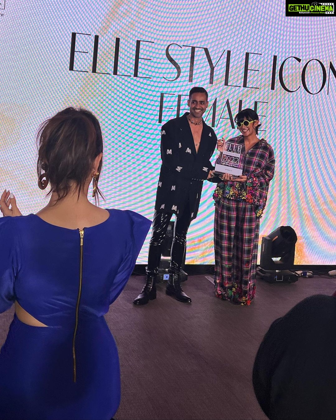 Sayani Gupta Instagram - Style Icon of the Year @elleindia With my beautiful @itsvijayvarma Thank you @mohitrai π€ You back is so sexy @tamannaahspeaks π¦ My backbone. My team. @shreejarajgopal @sitalmakeup @paloshell @eshwarlog @deepalid10 @kadamajay @shivamguptaphotography I am nothing with you guys! Love you! And so very grateful! Thank you @media.raindrop @rohiniyer Ritika Aaron Atul