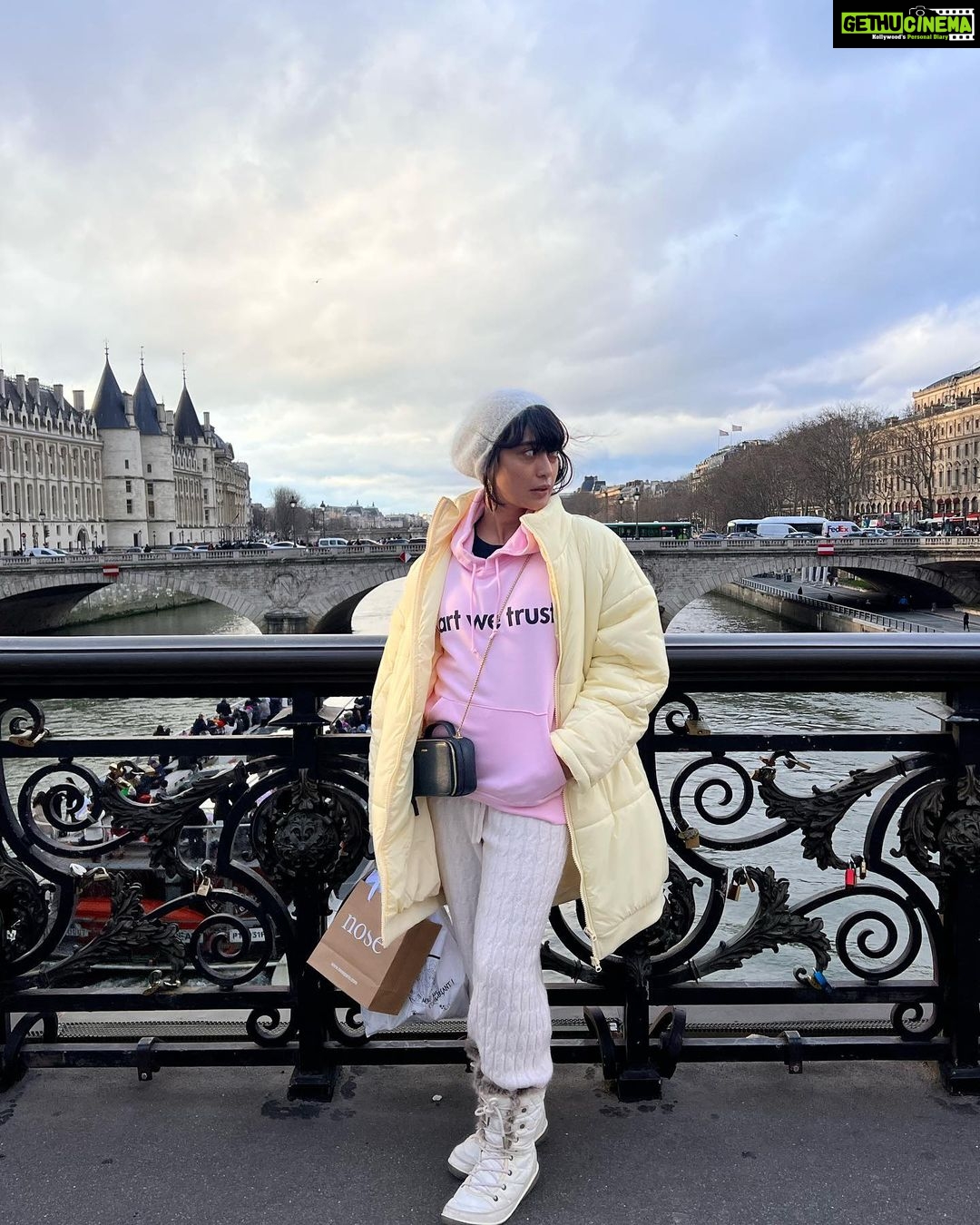 Sayani Gupta Instagram - Pastels in Paris