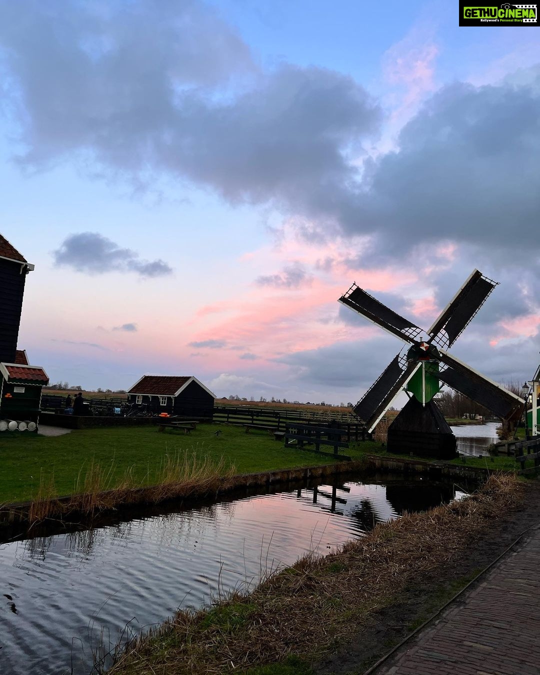 Sayani Gupta Instagram - The prettiest village in the world.. they said. Well, it was even more perfect. #giethoorn is just ððð #zaanseschans ðĶĒð Giethoorn Village Netherlands