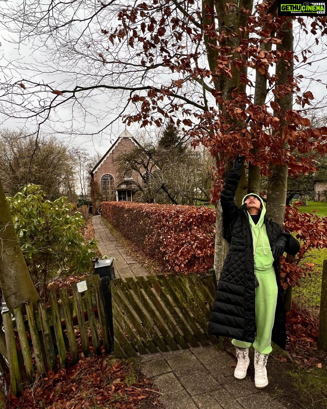 Sayani Gupta Instagram - The prettiest village in the world.. they said. Well, it was even more perfect. #giethoorn is just ððð #zaanseschans ðĶĒð Giethoorn Village Netherlands