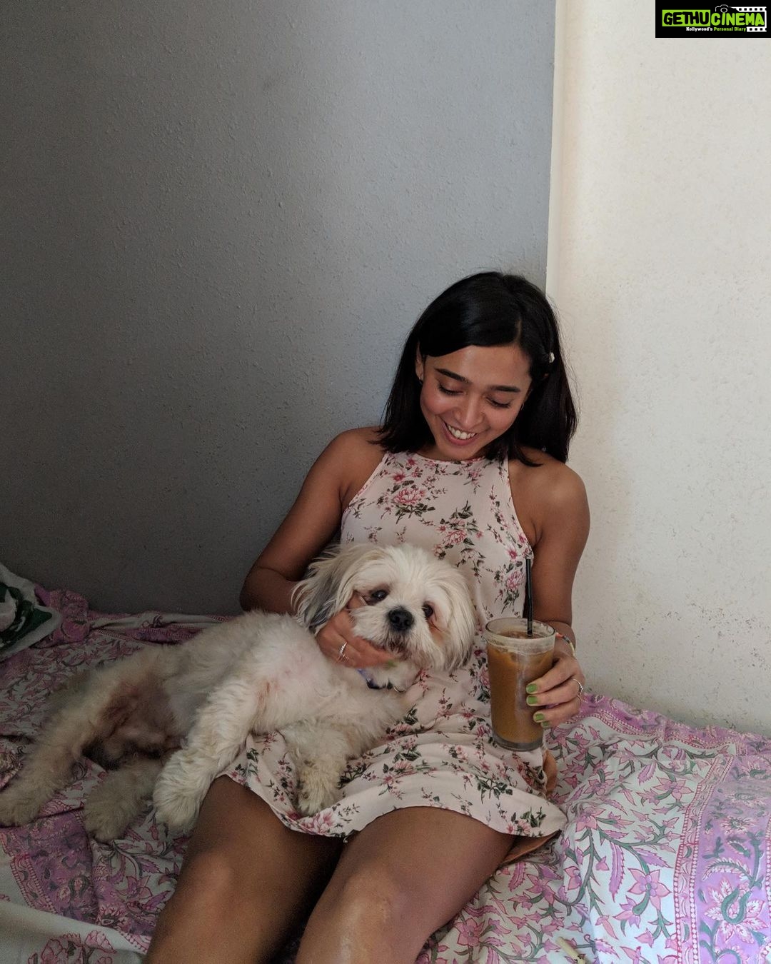 Sayani Gupta Instagram - 🐶 series During the much needed afternoon breaks in Delhi July heat during #axone Shoot days should have massage and 🐕 therapy for endorphins! At the @cultured_delhi that became our home/office/happy place! Thank you & miss you guys!