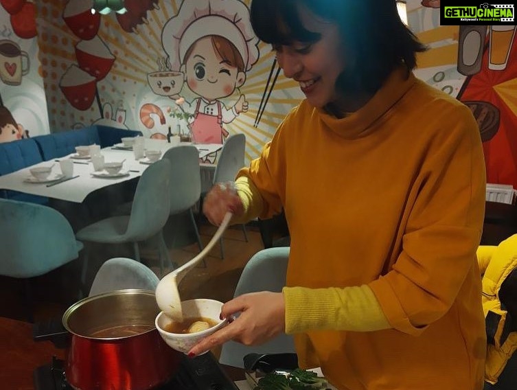 Sayani Gupta Instagram - Happy New Year guys! To love, laughter, good food, health, happiness, peace, music and magic! May we grow wiser and make better choices. May we come closer to Nature and Art. May we all unite in love and in compassion. In music and in discourse. Here’s to Hope! Big big love! 🤍