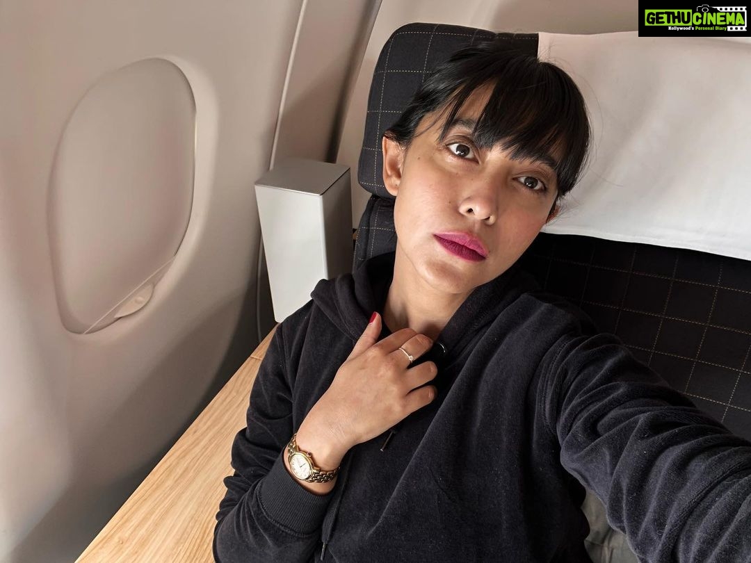 Sayani Gupta Instagram - And it begins! This year has been the Travel Year And only hoping to continue in the journey with the greatest gratitude & a heart full of hope, faith, light and new answers! 🦋✈️🌍🦋 Zürich, Switzerland