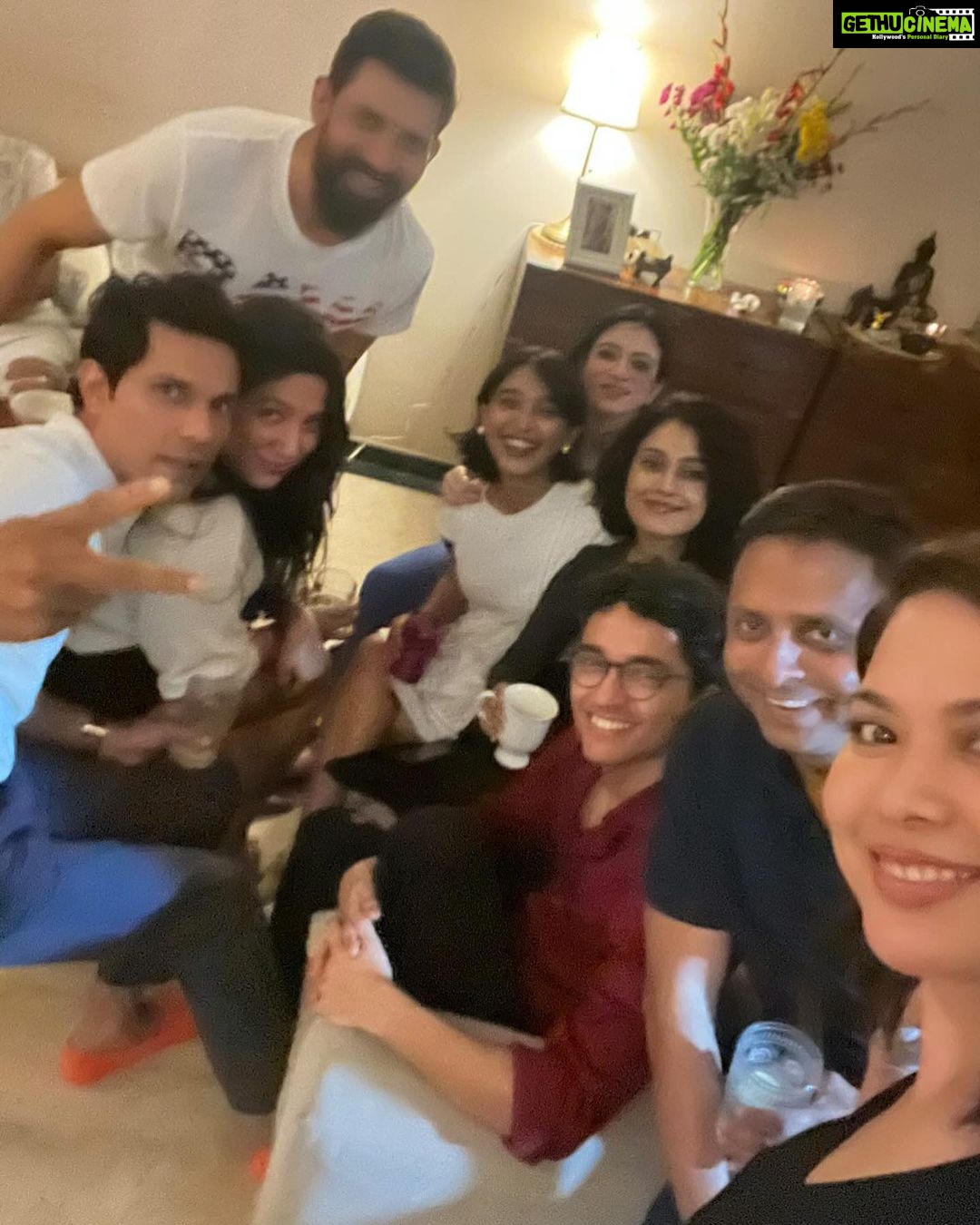 Sayani Gupta Instagram - @linlaishram BUDDAY with an ‘intimate’ gathering! Old friends, conversation corners, blurry photos and a ton of laughter! @roganjosh__ @itsvijayvarma @randeephooda @hindujasunny @shinjiniraval @tamannaahspeaks @nanaosoyam_ @reemsen @amrita.bagchi @amit.sial @pooja.mov @sarikagangwal 🦋