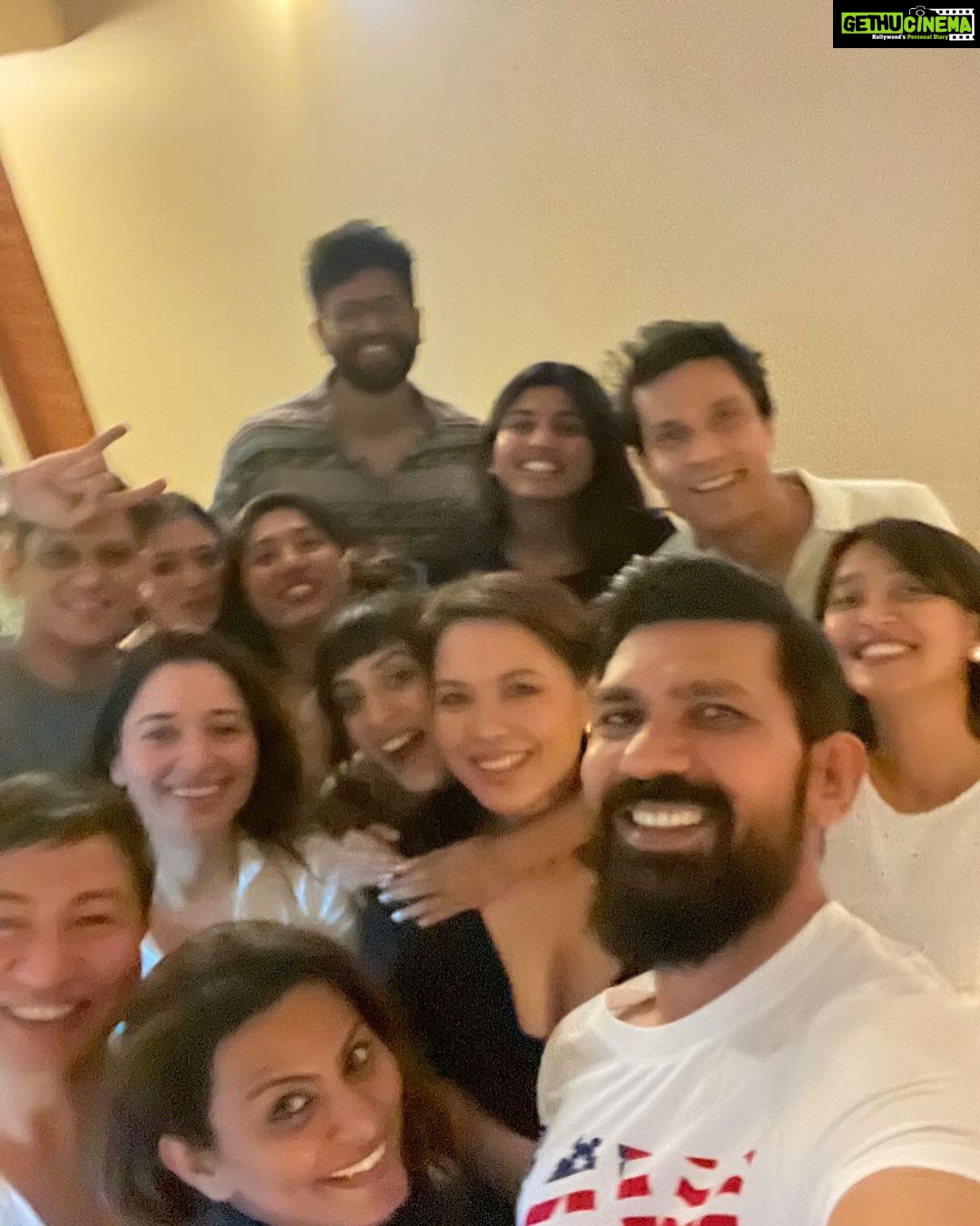Sayani Gupta Instagram - @linlaishram BUDDAY with an ‘intimate’ gathering! Old friends, conversation corners, blurry photos and a ton of laughter! @roganjosh__ @itsvijayvarma @randeephooda @hindujasunny @shinjiniraval @tamannaahspeaks @nanaosoyam_ @reemsen @amrita.bagchi @amit.sial @pooja.mov @sarikagangwal 🦋