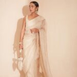 Sayani Gupta Instagram – Mystic 🤍 

Did my own make up!
Team:
@paloshell 
@shreejarajgopal @dhwanii.jain @yeshadattani 
📸 @kadamajay 

Outfit: @toraniofficial
Jewels: @razwada.jewels
Bag: @thepinkpotli