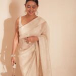 Sayani Gupta Instagram - Mystic 🤍 Did my own make up! Team: @paloshell @shreejarajgopal @dhwanii.jain @yeshadattani 📸 @kadamajay Outfit: @toraniofficial Jewels: @razwada.jewels Bag: @thepinkpotli