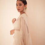 Sayani Gupta Instagram - Mystic 🤍 Did my own make up! Team: @paloshell @shreejarajgopal @dhwanii.jain @yeshadattani 📸 @kadamajay Outfit: @toraniofficial Jewels: @razwada.jewels Bag: @thepinkpotli