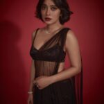 Sayani Gupta Instagram - Another set of Retro 🖤 Make up by me Hair by @paloshell Styled by @shreejarajgopal @dhwanii.jain 📸 @kadamajay Outfit: @officialeshasethithirani Earrings: @anmoljewellers Necklace: @anmoljewellers Cuff: @anmoljewellers Rings: @anmoljewellers @gehnajewellers1 Bag: @thepinkpotli Style team: @dhwanii.jain @yeshadattani @dipublicrelations