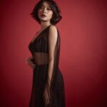 Sayani Gupta Instagram - Another set of Retro 🖤 Make up by me Hair by @paloshell Styled by @shreejarajgopal @dhwanii.jain 📸 @kadamajay Outfit: @officialeshasethithirani Earrings: @anmoljewellers Necklace: @anmoljewellers Cuff: @anmoljewellers Rings: @anmoljewellers @gehnajewellers1 Bag: @thepinkpotli Style team: @dhwanii.jain @yeshadattani @dipublicrelations