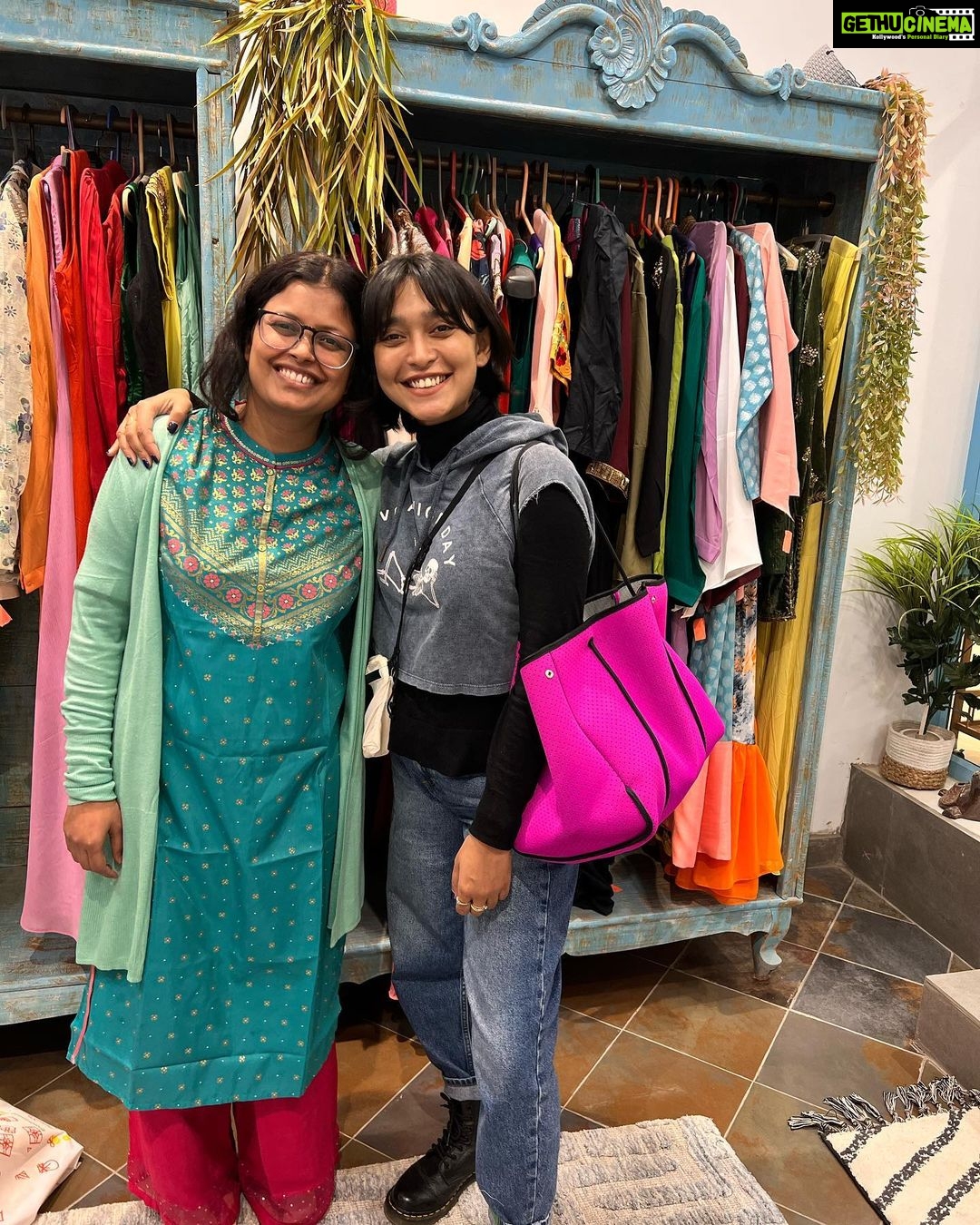Sayani Gupta Instagram - We met when we were 18. First day of PG in GK1 in the afternoon.. our orientation day of college. Starting that second, We Spoke all day and all night and didn’t move from our respective beds. My partner in everything in early adulthood we grew up together, laughed, conversed and always found a calm spot for one another. Our banter is endless and so is the belief in the other! My Srutiiiiiii is getting married now! And it feels surreal. LSR, JNU, BHU.. she has made the strongest fearless choices all along. Here’s to her next chapter and only hope and wish she is surrounded by love, adventure and the flight on her step she always had even without knowing. #meriyaarkishaadi @dubeyshruti2006 This is us tired after a long shopping/ production day. And it’s finally happening!!!