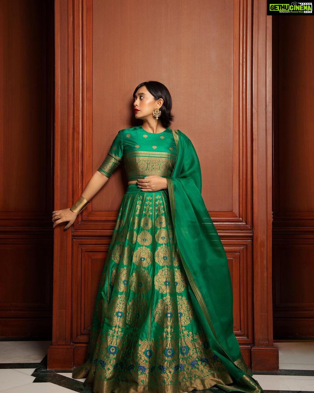 Sayani Gupta Instagram - A Green Wedding 💚 Self Styled and made up with air dried hair 😅 In @payalkhandwala lehanga & jewellery Thank you @elevate_promotions @dhwanii.jain @shreejarajgopal for all the help! 📸 @deepak_guptap_photography