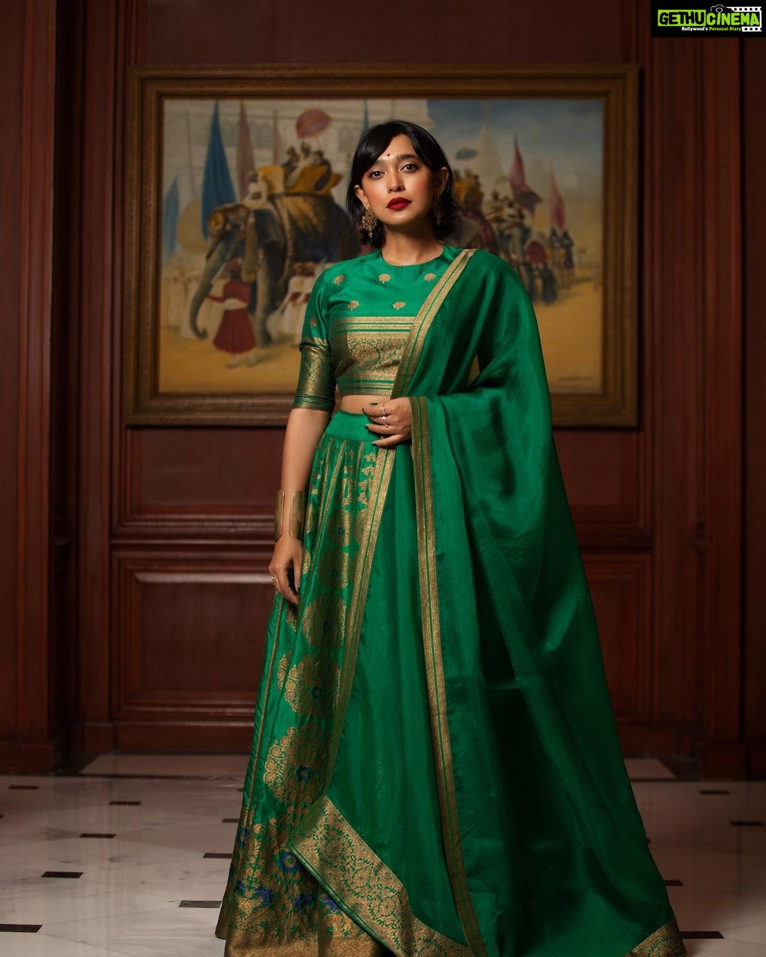Sayani Gupta Instagram - A Green Wedding 💚 Self Styled and made up with air dried hair 😅 In @payalkhandwala lehanga & jewellery Thank you @elevate_promotions @dhwanii.jain @shreejarajgopal for all the help! 📸 @deepak_guptap_photography