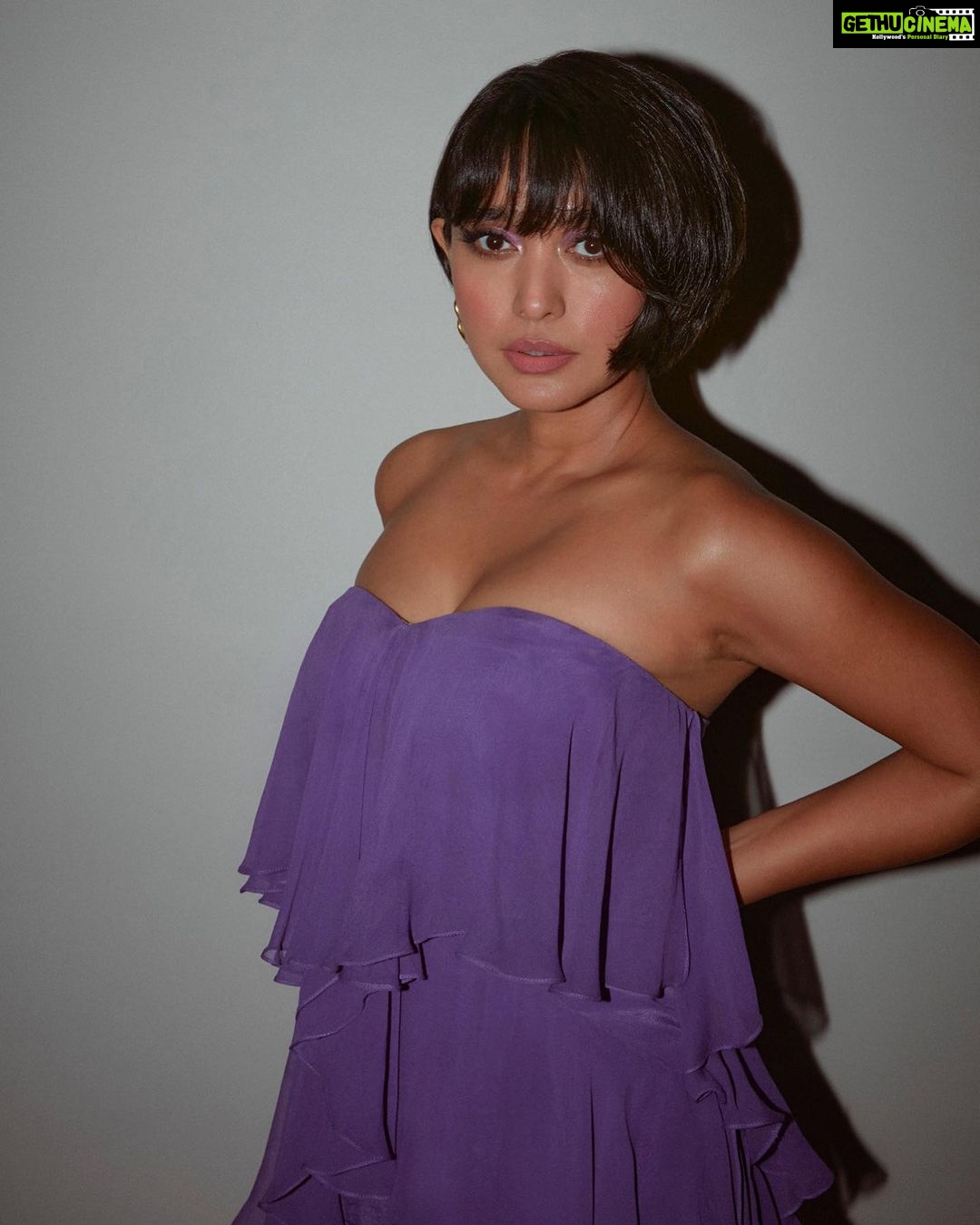Sayani Gupta Instagram - 💜 Wearing @amrtaofficial Earrings @shopanatina @ascend.rohank Rings @viangefinejewels Heels @aldo_shoes Style team @dhwanii.jain @styledbysush Makeup @sitalmakeup Hair @paloshell 📸 @kadamajay