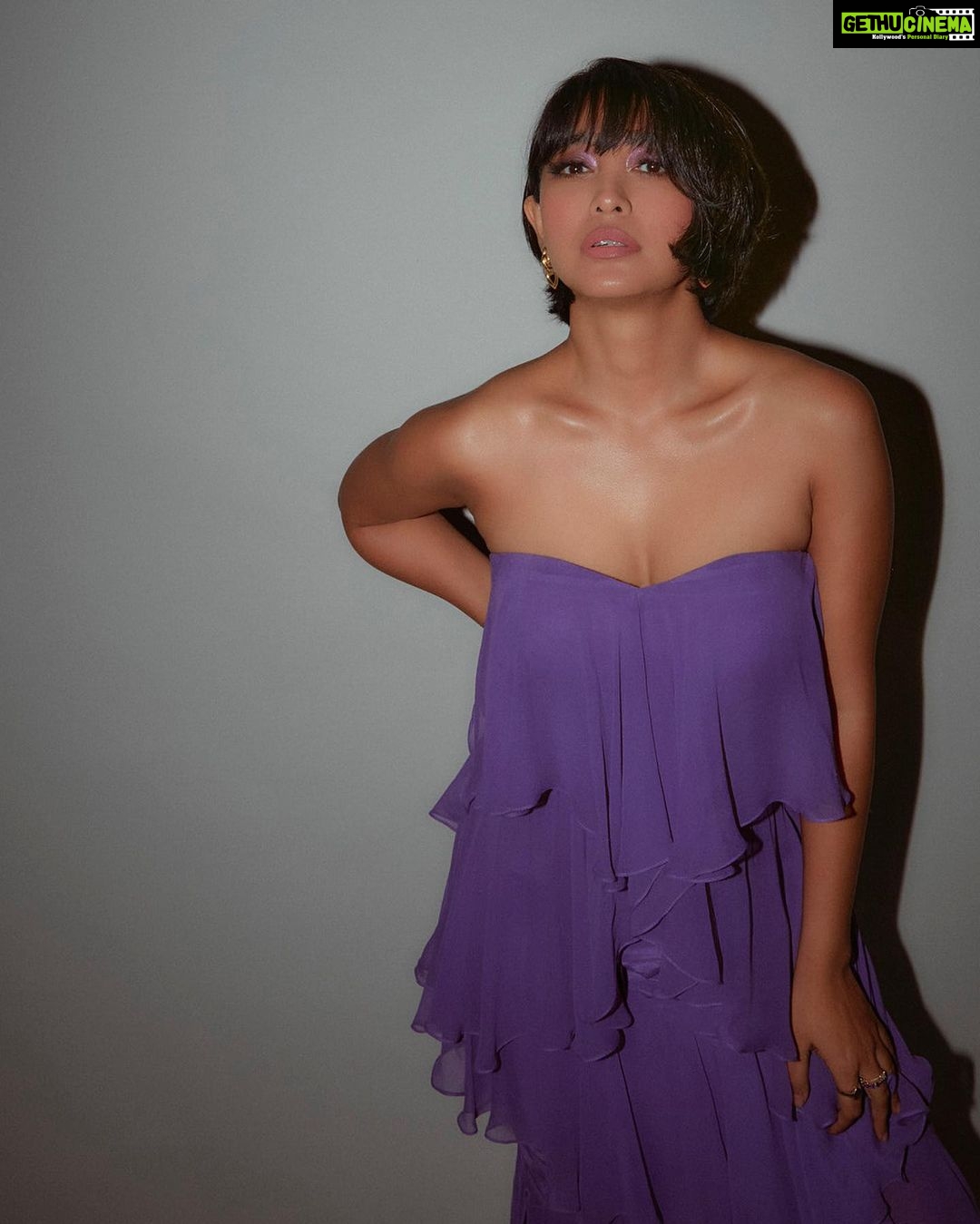 Sayani Gupta Instagram - 💜 Wearing @amrtaofficial Earrings @shopanatina @ascend.rohank Rings @viangefinejewels Heels @aldo_shoes Style team @dhwanii.jain @styledbysush Makeup @sitalmakeup Hair @paloshell 📸 @kadamajay
