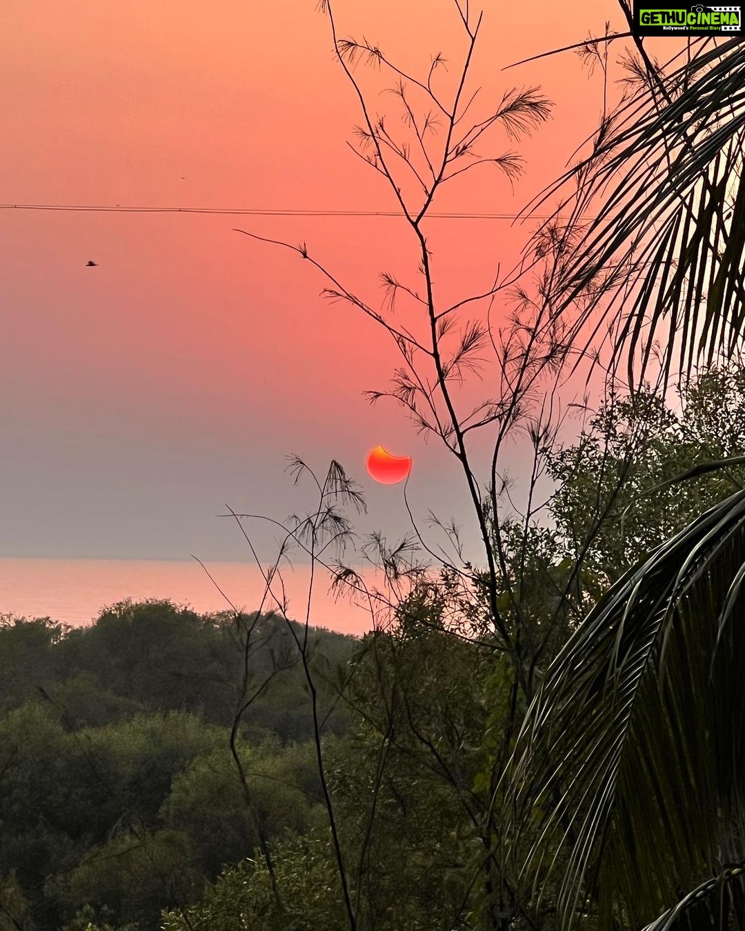Sayani Gupta Instagram - Looks like a 🪔 Eclipse.