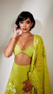 Sayani Gupta Instagram - #FOURMORESHOTSPLEASE #DIWALIBASH @sayanigupta 🧨🤩 . . . Hair - @paloshell Make Up - @eshwarlog Styling - @shreejarajgopal Styling Team - @dhwanii.jain Photography - @kadamajay . . . #wavybob #bobhairstyles #smoothwaves #minimal #discheveledhair #diwalihairstyle #diwalioutfit #diwali2022 #diwalireels #amazonprimevideo #greenlehenga #smokeyeyemakeup #shorthairstyle #shorthairideas #shorthairgang #4msp #fourmoreshotspleaseseason3 #screeningnight #hairbypalomi