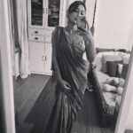 Sayani Gupta Instagram - Been an admirer of @chandrakantofficial creations! He designed costumes for #ps1 & #ps2 Creates magical costumes for Bhansali. He designed this saree for me & created this in a day! Thank you CK! 🤍 Also @shareendeosthale @bhuvanarora27 😘 I styled it with forever favourite @amrapalijewels 🌸