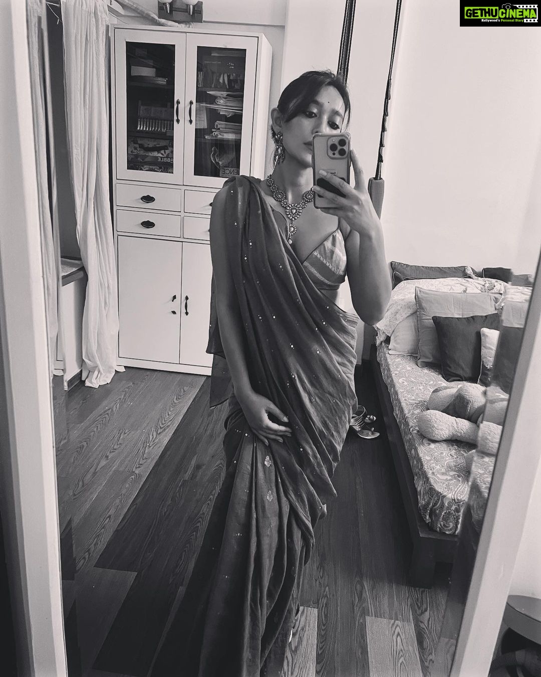 Sayani Gupta Instagram - Been an admirer of @chandrakantofficial creations! He designed costumes for #ps1 & #ps2 Creates magical costumes for Bhansali. He designed this saree for me & created this in a day! Thank you CK! π€ Also @shareendeosthale @bhuvanarora27 π I styled it with forever favourite @amrapalijewels πΈ