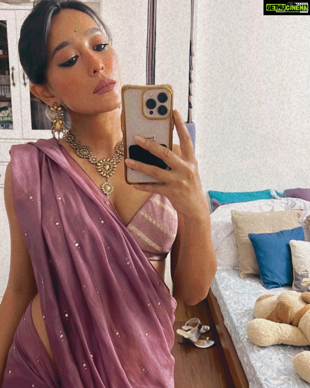Sayani Gupta Instagram - Been an admirer of @chandrakantofficial creations! He designed costumes for #ps1 & #ps2 Creates magical costumes for Bhansali. He designed this saree for me & created this in a day! Thank you CK! π€ Also @shareendeosthale @bhuvanarora27 π I styled it with forever favourite @amrapalijewels πΈ