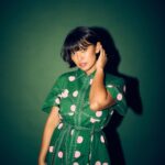 Sayani Gupta Instagram - Promotions Day 2 @4moreshotspls Season 3 In the comfiest outfit a girl could be! #dresswithpockets @lovebirds.studio @shreejarajgopal @sitalmakeup @paloshell 📸 @kadamajay