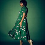 Sayani Gupta Instagram - Promotions Day 2 @4moreshotspls Season 3 In the comfiest outfit a girl could be! #dresswithpockets @lovebirds.studio @shreejarajgopal @sitalmakeup @paloshell 📸 @kadamajay