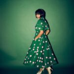Sayani Gupta Instagram - Promotions Day 2 @4moreshotspls Season 3 In the comfiest outfit a girl could be! #dresswithpockets @lovebirds.studio @shreejarajgopal @sitalmakeup @paloshell 📸 @kadamajay