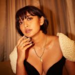 Sayani Gupta Instagram - @4moreshotspls Trailer Launch #untouched Make up @sitalmakeup Hair @paloshell 📸 @kadamajay Dress: @rsr_ritirahulshah @vandafashionagency Necklace: @viangevintage Ring & Bracelet: @misho_designs Styling : @shreejarajgopal Style team : @styledbysush @dhwanii.jain